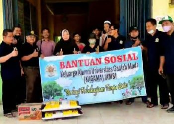 KAGAMA Jambi Memberikan Bantuan Korban Kebakaran