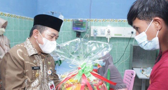 Al Haris Kunjungi Korban Kekerasan Yang Dilakukan Ibu Kandung Sendiri