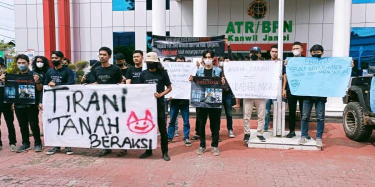 Pedagang Pisang Keliling di Kota Jambi Mohon Keadilan