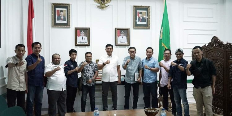 Bupati Batanghari, Muhammad Fadhil Arief Sambut Kunjungan Jaringan Media Siber Indonesia Provinsi Jambi