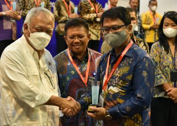 Perumda Tirta Mayang Kota Jambi Raih Penghargaan Nasional Tranformasi Digital dari Indonesia Water Forum 2022