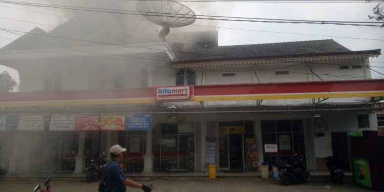 Alfamart Kota Baru Terbakar Belum Diketahui Penyebabnya