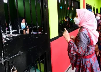 Silaturahmi Ibu Iriana Jokowi dan Ibu Wury dengan Warga Binaan Lapas Perempuan di Jambi