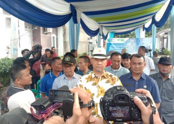Wali Kota Jambi Syarif Fasha Resmikan Pengaliran Perdana Pelayanan Perumda Air Minum Tirta Mayang di Perbatasan Muaro Jambi