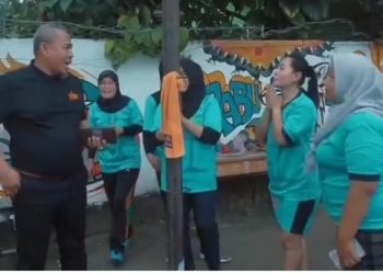 H.A.Rahman Turun Sapa Emak-Emak Volly Jambi Timur