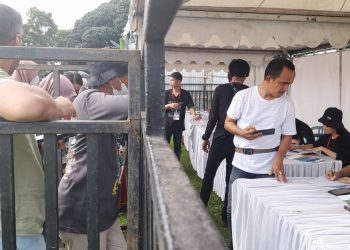 Penukaran Tiket Konser Dewa 19 Sudah Dibuka, Penonton Penuh Berdatangan