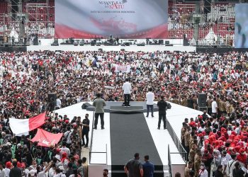 Ribuan Perwakilan Relawan Jokowi se- Indonesia Penuhi Stadion GBK