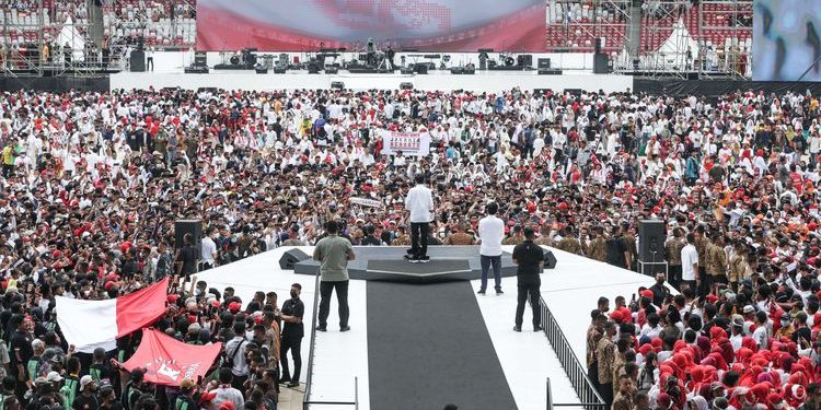 Ribuan Perwakilan Relawan Jokowi se- Indonesia Penuhi Stadion GBK