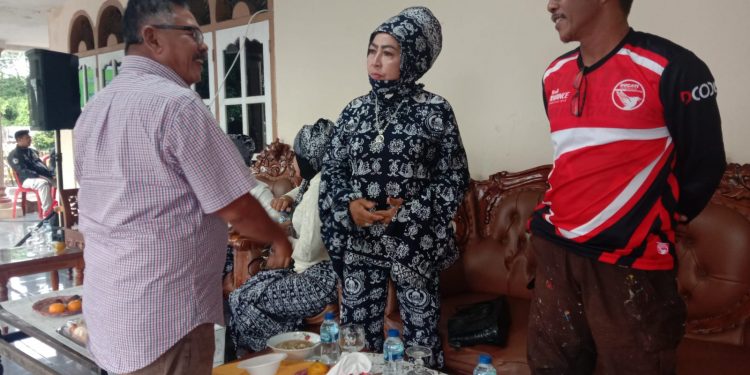 Ketua Pokdarkamtibmas Kota Jambi Farti Suandri Hadiri Pameran Lukisan Mural Boslan Tobing