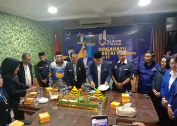DPW NasDem Provinsi Jambi Rayakan HUT NasDem Dengan Acara Potong Tumpeng oleh Ketua Bappilu H.A Rahman