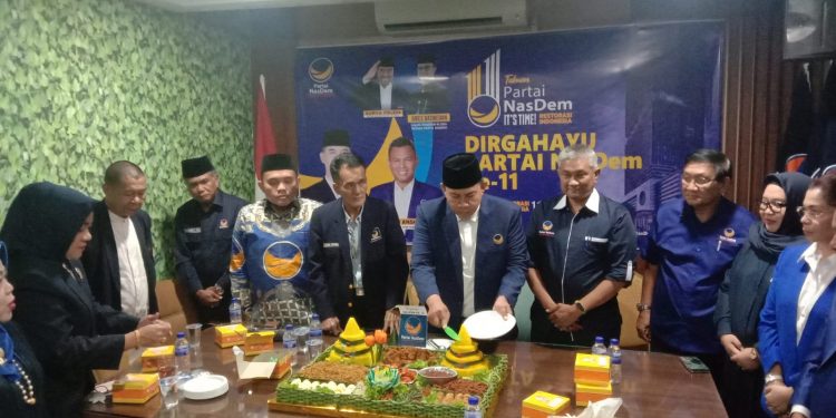 DPW NasDem Provinsi Jambi Rayakan HUT NasDem Dengan Acara Potong Tumpeng oleh Ketua Bappilu H.A Rahman