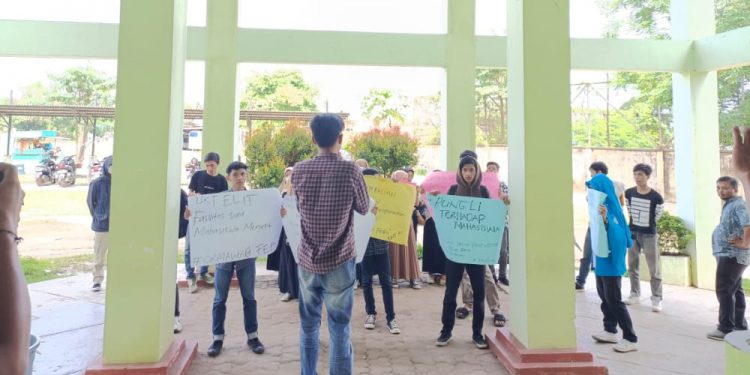 Dugaan Adanya Pungli, Mahasiswa Gelar Aksi di FEBI UIN STS Jambi
