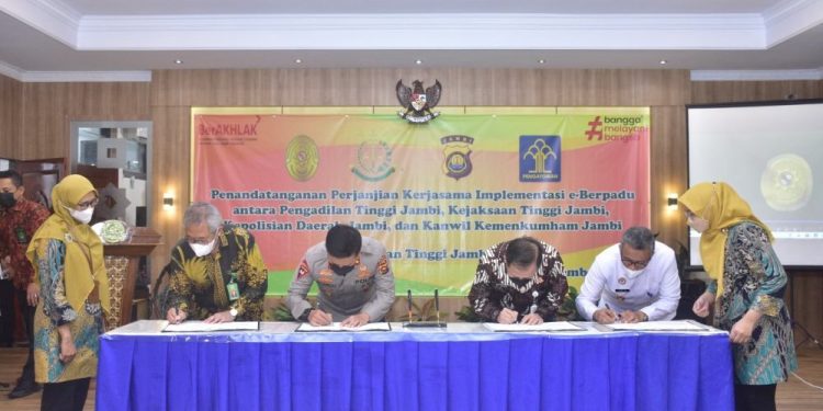 Kapolda Jambi Irjen Pol. Rusdi Hartono Tandatanganani Perjanjian Kerjasama Implementasi e-Berpadu