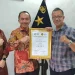 Piagam Akreditasi Tingkat Paripurna Diterima RS Bhayangkara Jambi