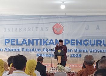 Wakil Gubernur Jambi, Abdullah Sani Hadiri Pelantikan IKA FEB UNJA