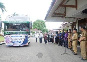 Gubernur Jambi Al Haris Melepas Langsung Peserta Magang ke Jepang Tahun 2023