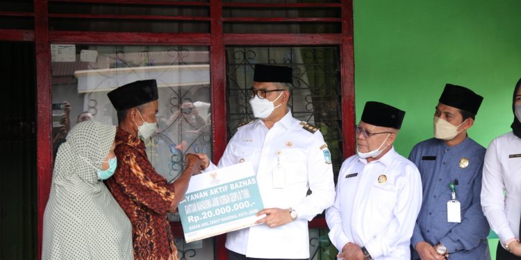 Syarif Fasha Salurkan Bantuan Kemanusiaan Bagi Mahasiswa Asal Kota Jambi Korban Gempa Turki