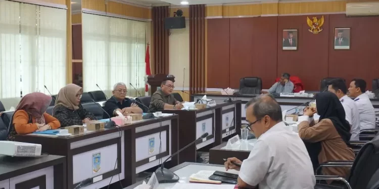 Bapemperda DPRD Kota Jambi RDP Bersama Dishub Kota Jambi Terkait Penyesuaian Pasal di Perda No.4 Tahun 2017