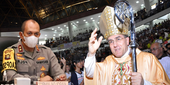 Kapolda Sumsel Sambut Kedatangan Dubes Vatikan Mgr. Piero Pioppo Dalam Meresmian Gereja Katedral ST Maria