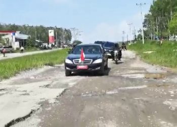 Jokowi Ambil Alih Perbaikan Jalan Rusak di Lampung