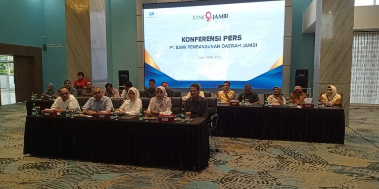 Jajaran Bank 9 Jambi Konferensi Pers Pasca Direktur Utama Ditetapkan Tersangka dan Ditahan Kejaksaan