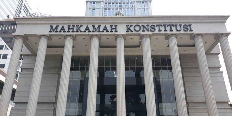 Pasal Perbuatan Tidak Menyenangkan dalam KUHP, Tetap diatur di Pasal 335 ayat 1 butir 1