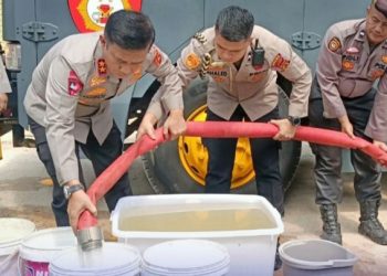 Polda Jambi Akan Rutin Berikan Bantuan Air Bersih kepada Masyarakat