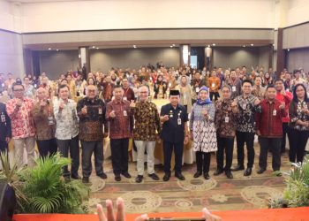Gubernur Al Haris Bersama OJK RI Dalam Seminar Nasional Pengurangan Emisi Gas Rumah Kaca di Indonesia