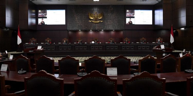 Hakim MK Kabulkan Gugatan Batas Usia Cawapres