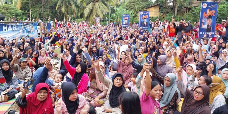 Pecah….!!!Tumpah Ruah Ribuan Masyarakat Ingin Bertemu H. Abdul Rahman Bacalon Walikota Jambi