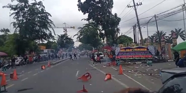 Pelantikan Ormas Grib Sumut Dihadiri Herkules, Ricuh