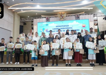 Anggota DPRD Kota Jambi, Bapak H. Muslim Hadiri Penutupan lomba bercerita tingkat SD/MI se-Kota Jambi