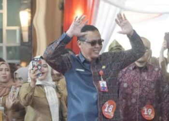 Sekwan DPRD Kota Jambi Drs. Noviarman, ME Juara 2 Lomba Fashion Show Sambut HUT RI 79