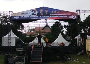 Back Stage Kampanye Akbar Rahman-Guntur Bersama Band Padi Reborn Telah Siap