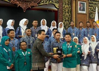 Kasubag Humas DPRD Jambi Beri Edukasi Politik untuk Generasi Muda