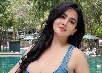 Seksinya Diana Dee Starlight Pakai Korset Jeans Tanpa Bra, Netizen: Makin Hot!