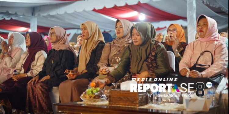 Ketua Dekranasda Muaro Jambi Habibah Najmi Hadiri Malam Puncak HUT Ke 68 Provinsi Jambi