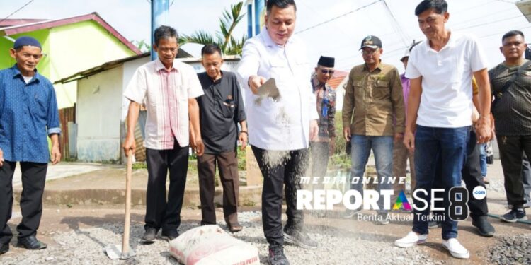 Ketua DPRD Kota Jambi, Kemas Faried Alfarelly Tinjau Langsung Jalan Rusak