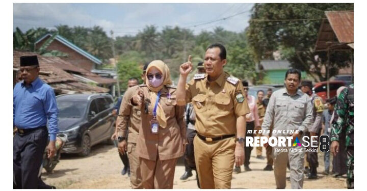 Bupati Muaro Jambi Bambang Bayu Suseno Tinjau Langsung Kondisi Jembatan di Desa Suko Awin Jaya yang Sempat Rusak