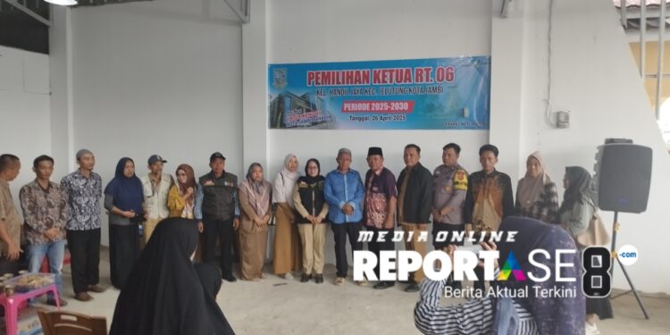 Antusias Warga RT 06 Handil Jaya Kota Jambi Mengikuti Pilkate Serentak Tahun 2025