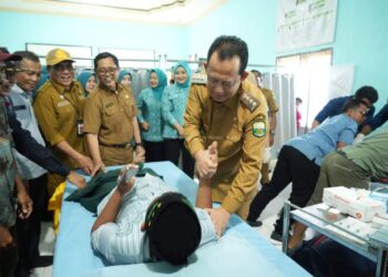 Bupati BBS Luncurkan Program Sunat Gratis Dalam Peringatan Hari Kesatuan Gerak Pemberdayaan dan Kesejahteraan Keluarga ke 53