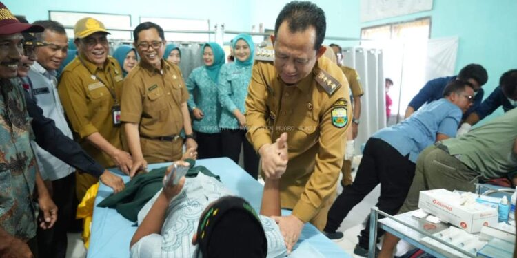 Bupati BBS Luncurkan Program Sunat Gratis Dalam Peringatan Hari Kesatuan Gerak Pemberdayaan dan Kesejahteraan Keluarga ke 53