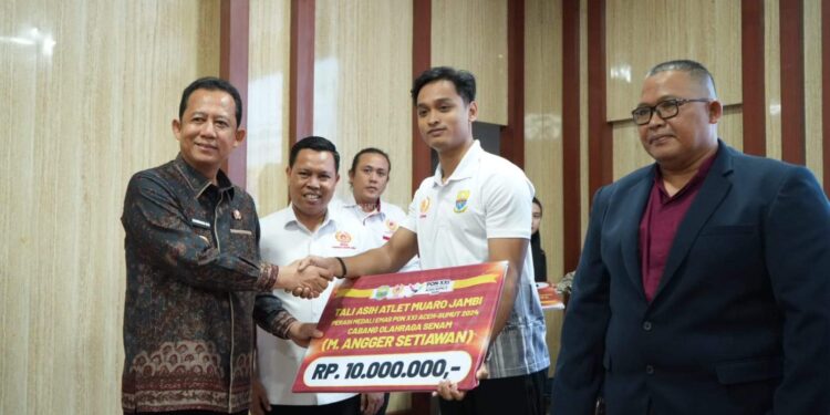 BBS Bersama Koni Berikan Tali Asih Kepada atlet Muaro Jambi