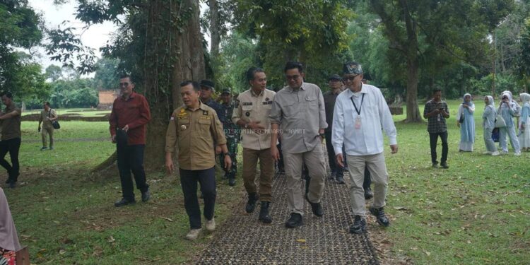 Wabup Muaro Jambi Juanidi Mahir Dampingi Kunker Wamen LHK Tinjau Candi