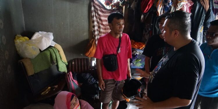 Ketua DPRD Kota Jambi Kemas Farid Alfarelly Kunjungi Pasien yang Ditolak Rumah Sakit