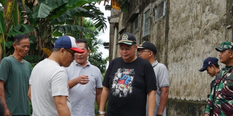 Tinjau Longsor dan Drainase Rusak di Danau Sipin, Kemas Farid Alfarelly Janji Percepatan Perbaikan