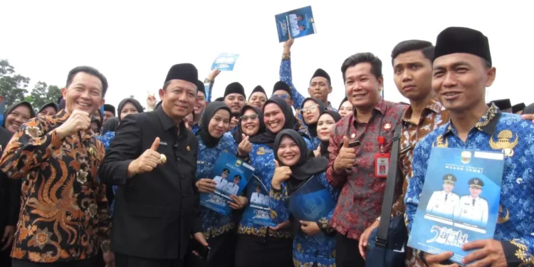 Bupati Muaro Jambi serahkan 1.553 SK PPPK Pegawai Kabupaten