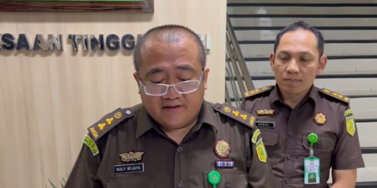 Tim Penyidik Pidsus Kejati Jambi Menahan BK Komisaris PT PAL Atas Dugaan Tindak Pidana Korupsi