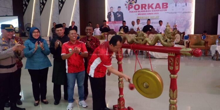 Bupati Muara Jambi BBS Apresiasi Kegiatan Pencak Silat Yang Merupakan Cabang Olahraga