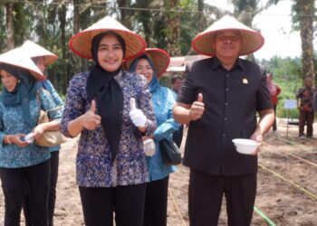 Ketua PKK Kabupaten Muara Jambi Ririn Novianty Hadiri Penanaman Jagung